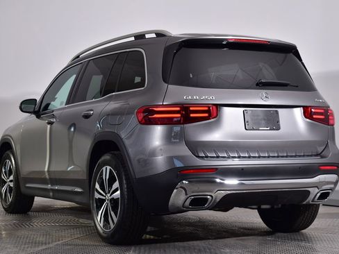 Certified 2025 Mercedes-Benz GLB 250 4MATIC image 3