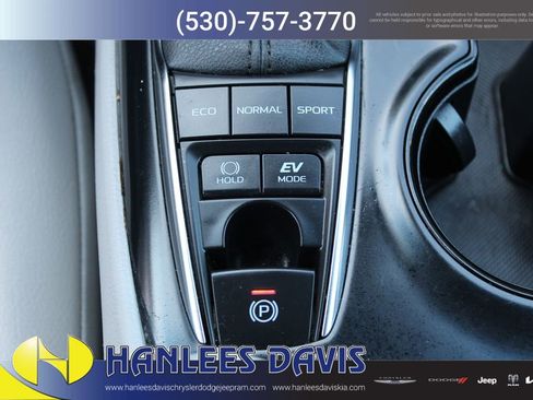 Used 2020 Toyota Camry SE image 19