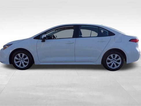 Used 2023 Toyota Corolla LE image 7