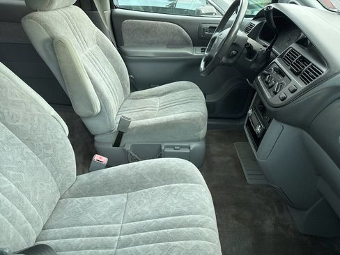 Used 1999 Toyota Sienna LE image 8
