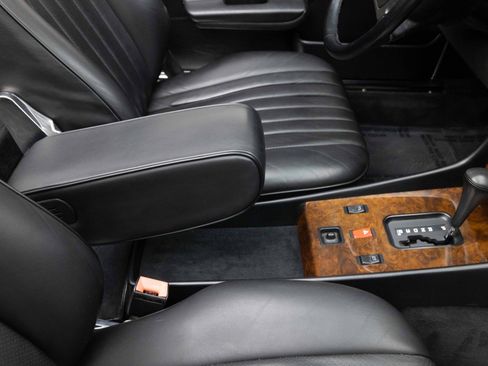 Used 1987 Mercedes-Benz 560 SL image 24