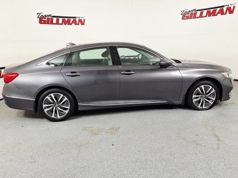 Used 2018 Honda Accord Touring image 3