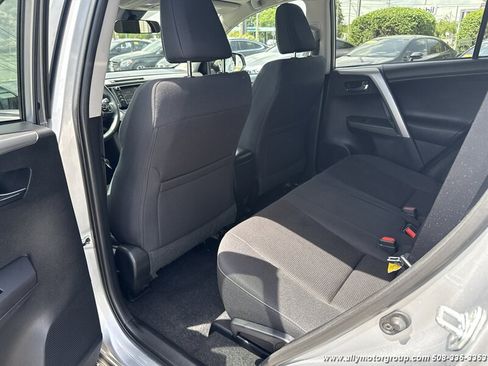 Used 2017 Toyota RAV4 XLE AWD/4WD image 17