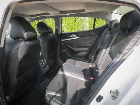 Used 2023 Nissan Maxima SL image 8