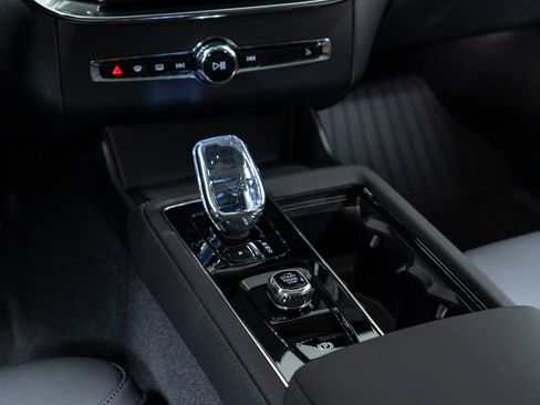 New 2026 Volvo XC90 B6 Plus w/ Protection Package Premier image 20