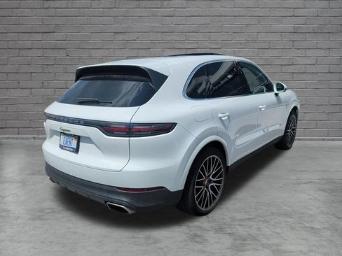 Used 2023 Porsche Cayenne AWD/4WD image 3