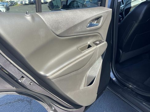 Used 2022 Chevrolet Equinox Premier image 20