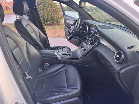 Used 2019 Mercedes-Benz GLC 300 image 11
