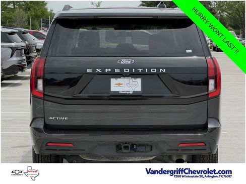 Used 2025 Ford Expedition Active AWD/4WD image 5
