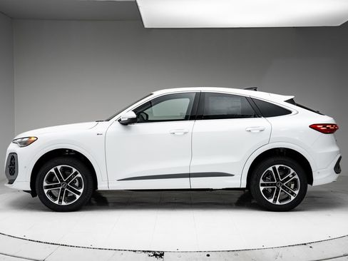 New 2025 Audi Q5 Premium image 2
