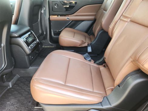 Used 2021 Lincoln Aviator Reserve w/ Elements Package Plus RWD image 26