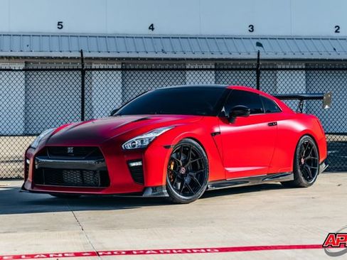 Used 2020 Nissan GT-R Premium w/ Premium Interior Package image 36