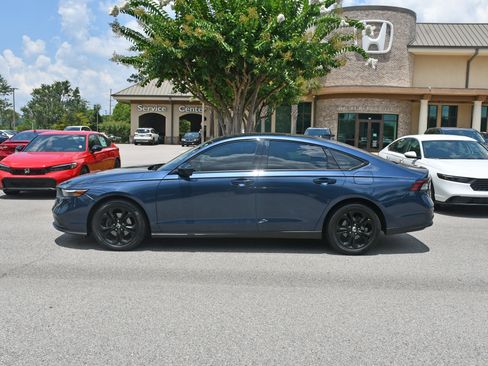 Used 2025 Honda Accord SE image 2