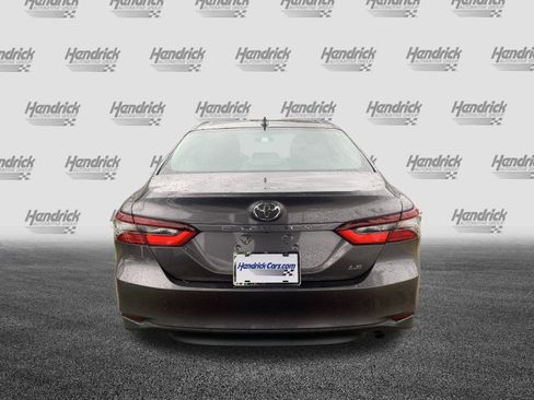 Used 2022 Toyota Camry LE image 9