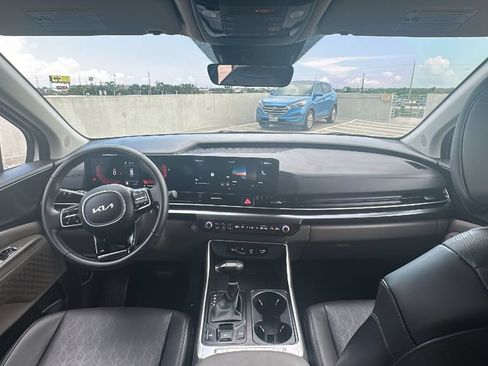 Used 2026 Kia Carnival FWD image 21
