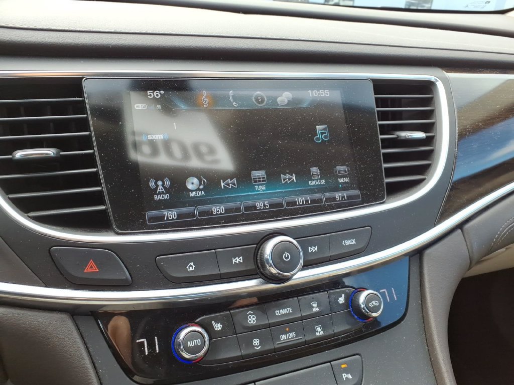 Certified 2018 Buick LaCrosse Essence FWD image 17