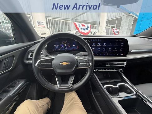 Used 2025 Chevrolet Traverse LT AWD/4WD image 10