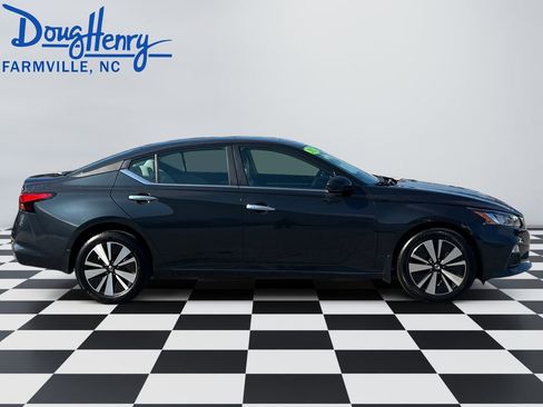Used 2021 Nissan Altima 2.5 SV w/ SV Premium Package image 6