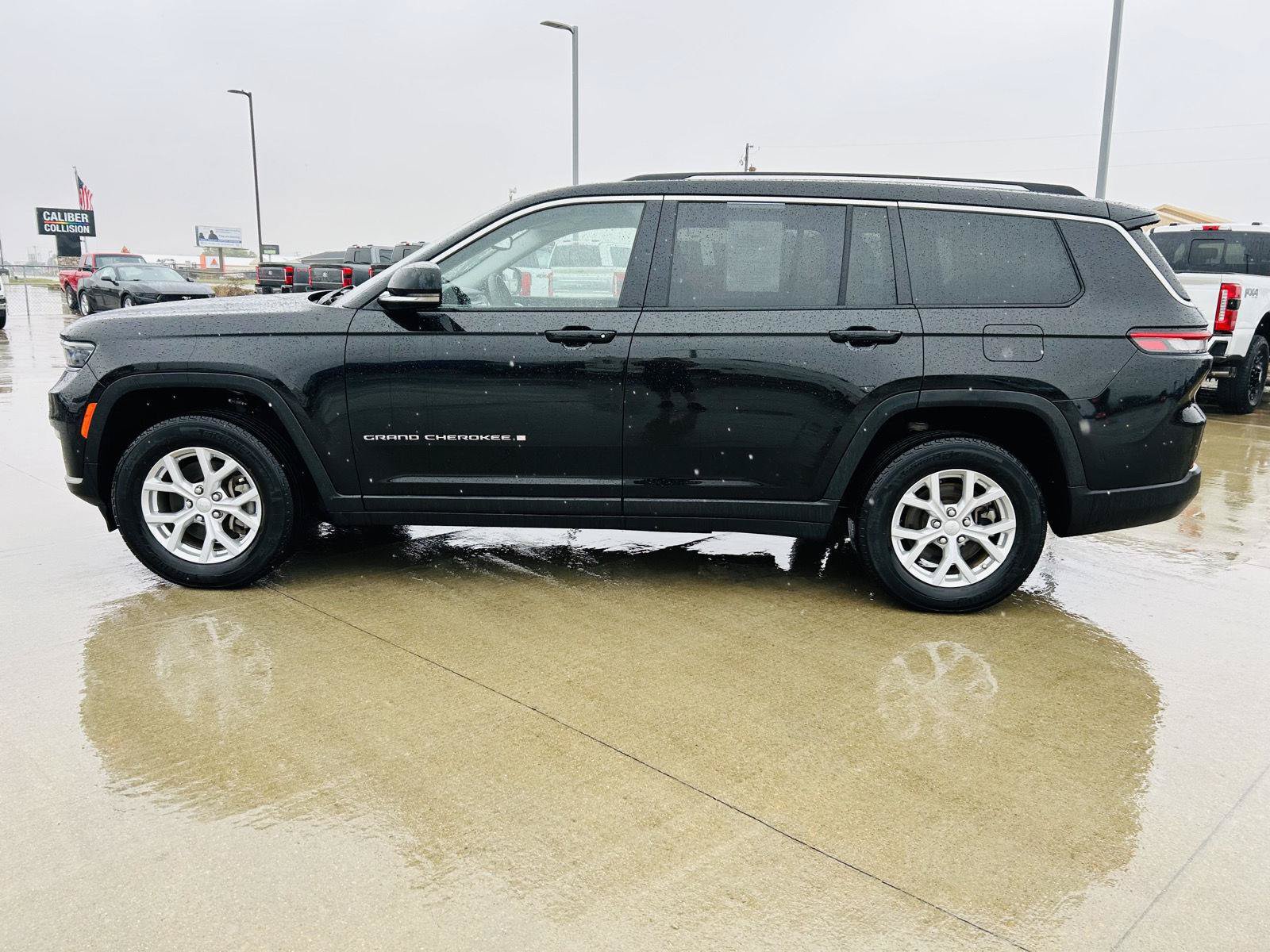Used 2023 Jeep Grand Cherokee L Limited w/ Trailer Tow Group (B) AWD/4WD image 40