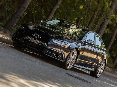 Used 2017 Audi S6 Prestige w/ S6 Sport Package image 46