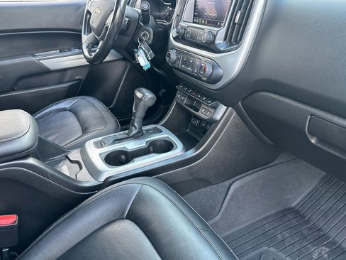 Used 2019 Chevrolet Colorado ZR2 image 16