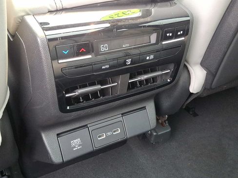 Used 2023 Acura MDX w/ Technology Package AWD/4WD image 11