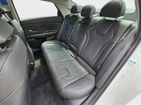 New 2025 Hyundai Elantra Limited FWD image 18