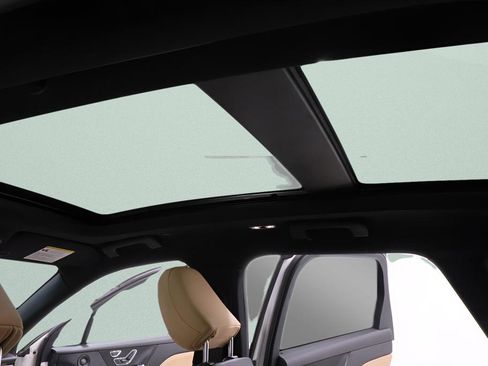 Used 2021 Lincoln Corsair Reserve w/ Equipment Group 201A image 10