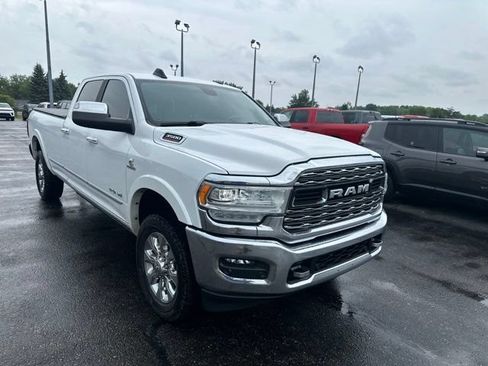 Used 2022 RAM 3500 Limited AWD/4WD image 9