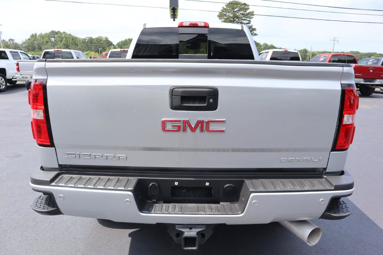 Used 2018 GMC Sierra 2500 Denali w/ Duramax Plus Package AWD/4WD image 8