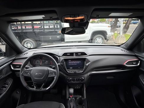 Used 2023 Chevrolet TrailBlazer RS w/ Sun and Liftgate Package image 10