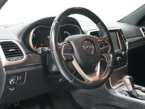 Used 2017 Jeep Grand Cherokee Overland RWD image 10