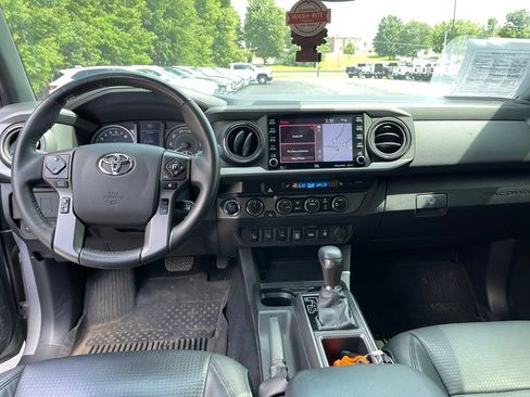 Used 2021 Toyota Tacoma TRD Off-Road w/ TRD Premium Off Road Package AWD/4WD image 11