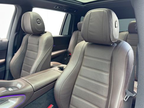 Used 2022 Mercedes-Benz GLS 450 4MATIC w/ Warmth & Comfort Package image 45
