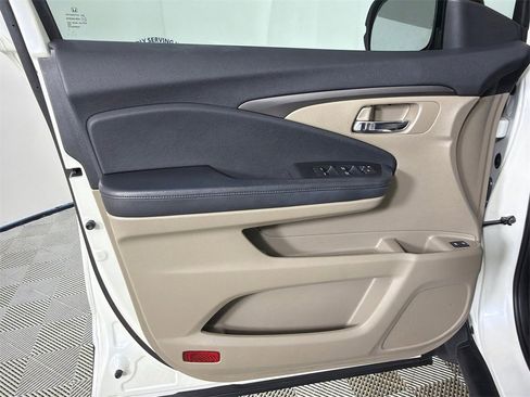 Used 2018 Honda Pilot EX-L image 11