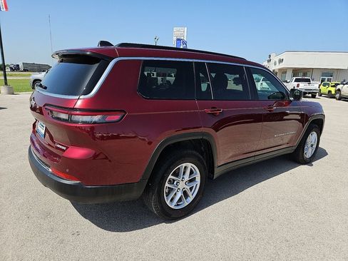 Used 2025 Jeep Grand Cherokee L Laredo AWD/4WD image 8