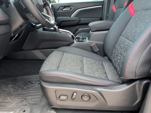 Used 2023 Chevrolet Colorado Z71 w/ Z71 Convenience Package 2 AWD/4WD image 11