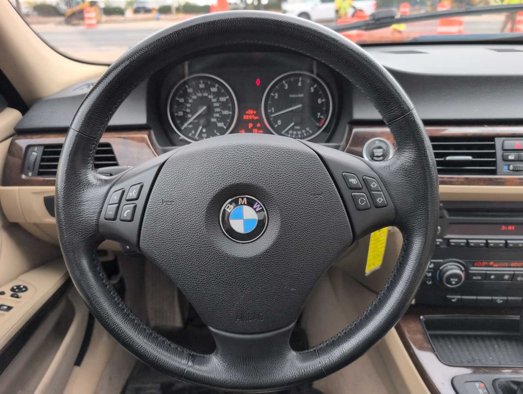 Used 2009 BMW 328i xDrive Sedan AWD/4WD image 12