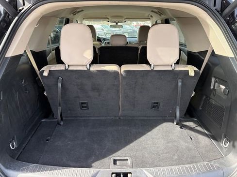 Used 2024 Ford Explorer XLT w/ Equipment Group 202A image 43