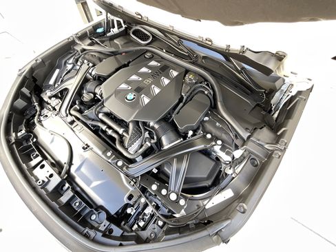 Certified 2024 BMW 760i xDrive w/ Premium Package 2 AWD/4WD image 32