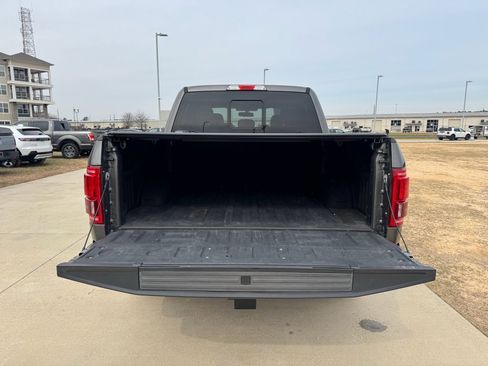 Used 2015 Ford F150 Lariat image 9