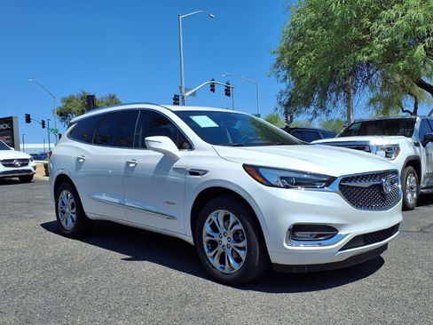 Used 2021 Buick Enclave Avenir w/ Avenir Technology Package FWD image 3