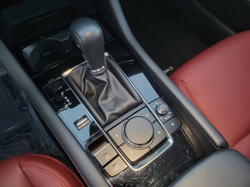 Used 2025 MAZDA MAZDA3 s image 31