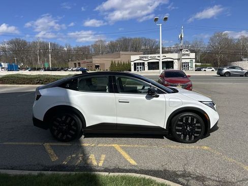 New 2026 Nissan Leaf Platinum+ w/ Floor Mat Package (Platinum+) image 9