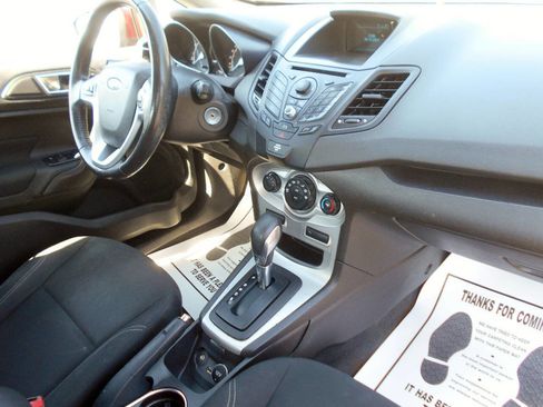 Used 2015 Ford Fiesta SE image 23