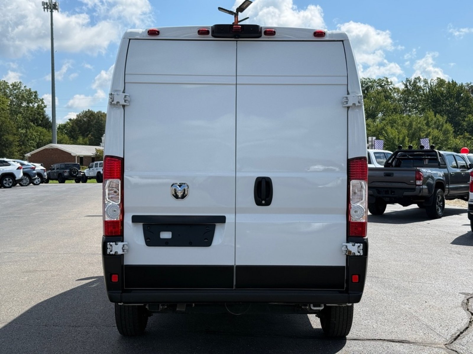 Used 2023 RAM ProMaster 2500 FWD image 6