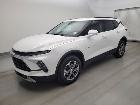 Used 2024 Chevrolet Blazer LT w/ Convenience Package FWD image 2