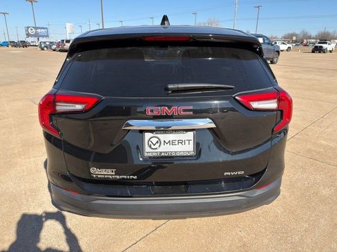 Used 2024 GMC Terrain SLE image 14