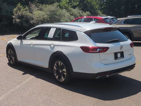 Used 2018 Buick Regal Essence w/ Driver Confidence Package #1 AWD/4WD image 6