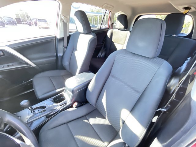 Used 2017 Toyota RAV4 LE FWD image 12